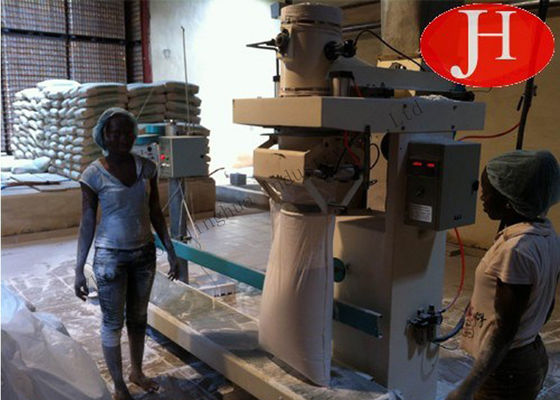 Pesando a linha de produção de empacotamento do amido de mandioca 50kg